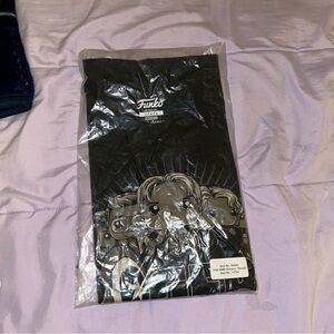 Funko Marvel Collector Corps POP
Tees ROGERS THE MUSICAL T-Shirt
ADULT Large